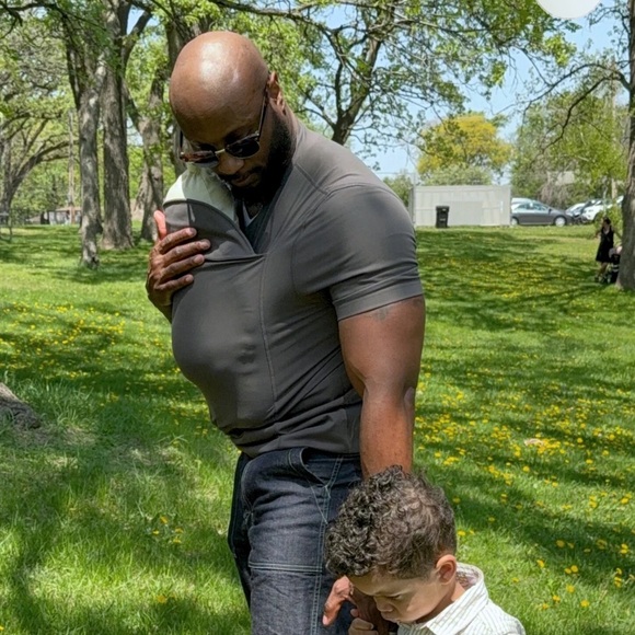 Men's Gray Short Sleeve Shirt - Picture 2 of 7